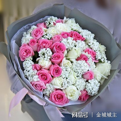 玫瑰花搭配的艺术，色彩、场合与情感的完美融合