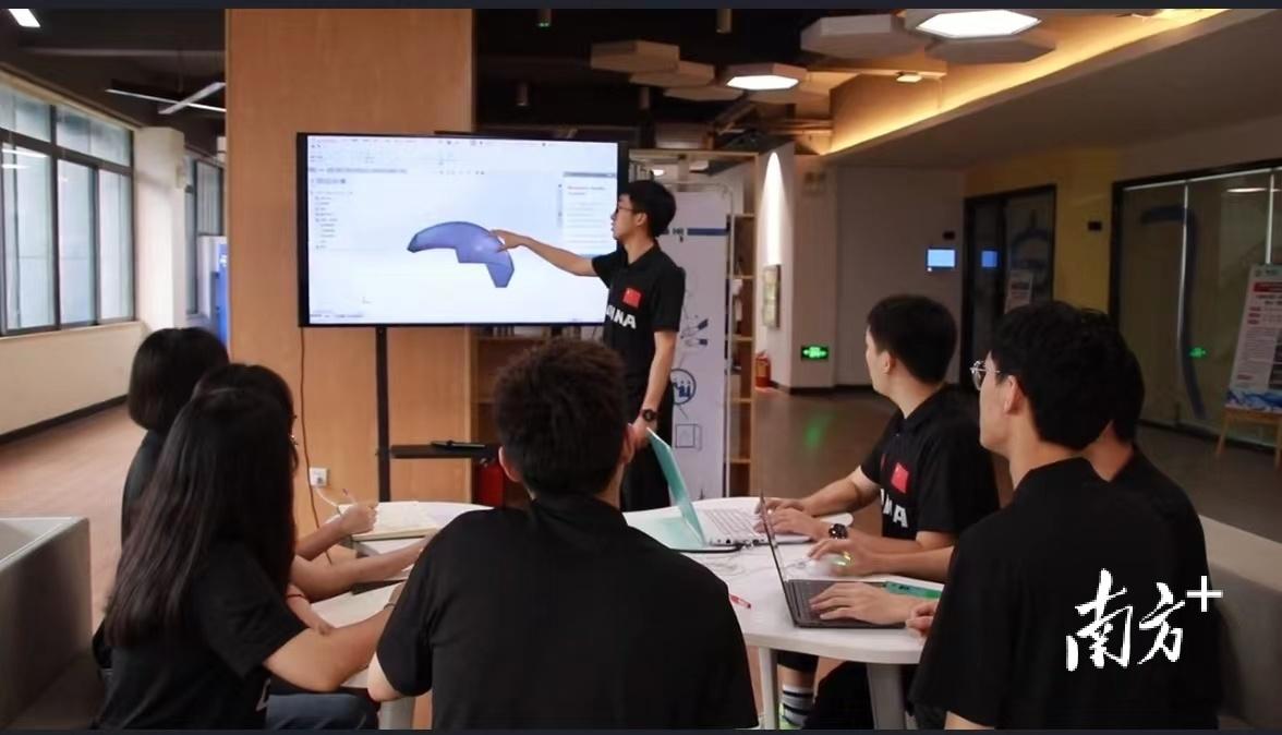 央视，中国媒体的领军者与文化传播的桥梁